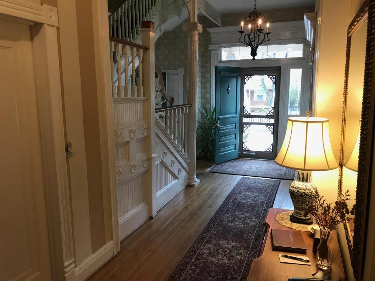 Charles Bass House Bed & Breakfast South Boston Exterior photo