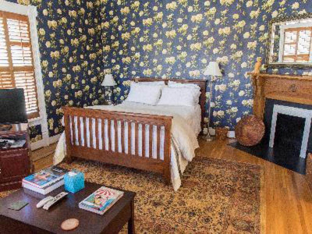 Charles Bass House Bed & Breakfast South Boston Room photo